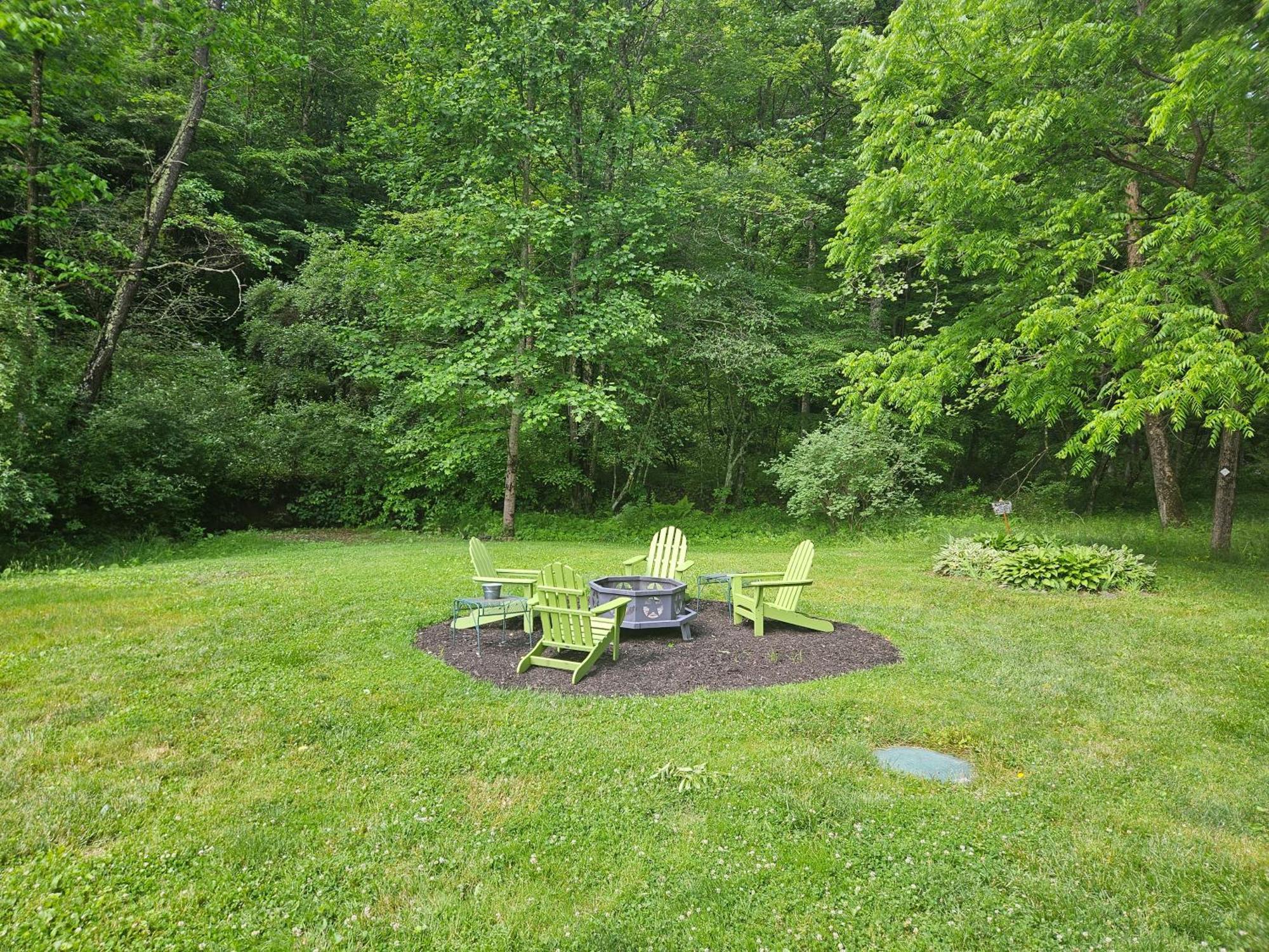 Frog Hollow At Hocking Vacations Лоуган Екстериор снимка